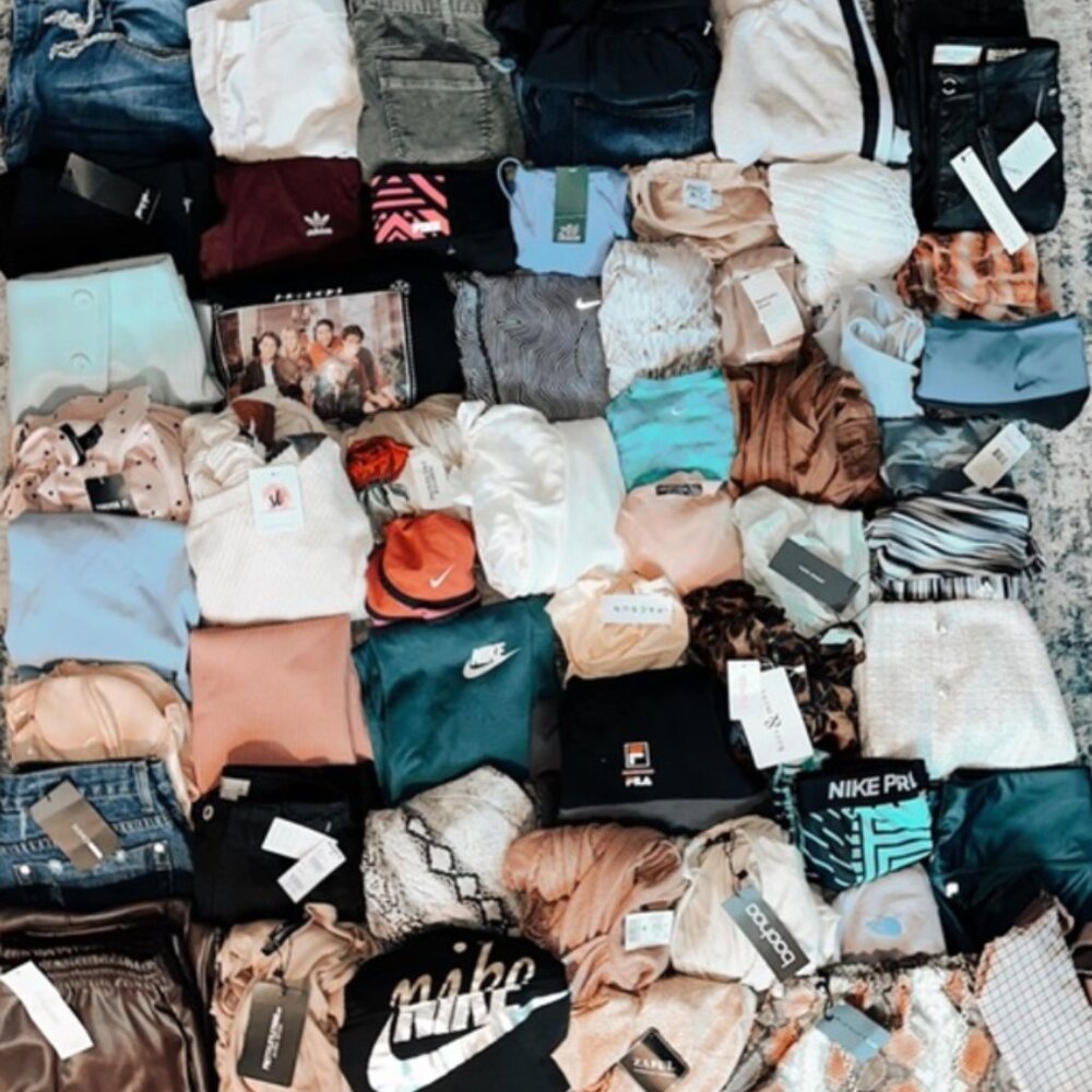 BUNDLE WOMENS BUNDLE LOT TRADE